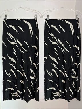 Reformation 100% Silk Midi  Skirt Size‎ 4 Old Money Luxury Staple wardrobe